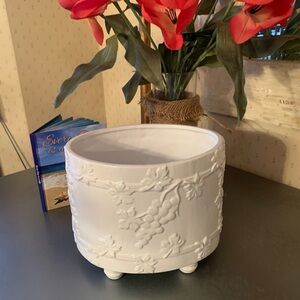 Shiny WHITE, OVAL ceramic planter, footed, made in ITALY!